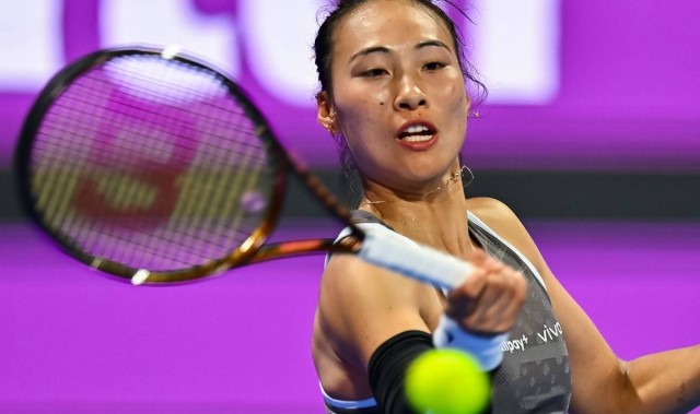 0-2！亚洲大满贯冠军爆冷出局，郑钦文遭遇前世界第1，难逃一轮游