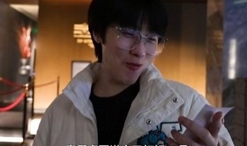 LNG发布Vlog：探店嚯比多真，假zhuo哥说，9个人3750！