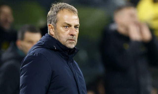 记者：巴萨前往葡萄牙的航班顺利起飞，此前因天气恶劣一度滞留