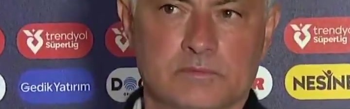 穆里尼奥赛后朝记者发火：三番两次问相同问题，Why？想干嘛呢？