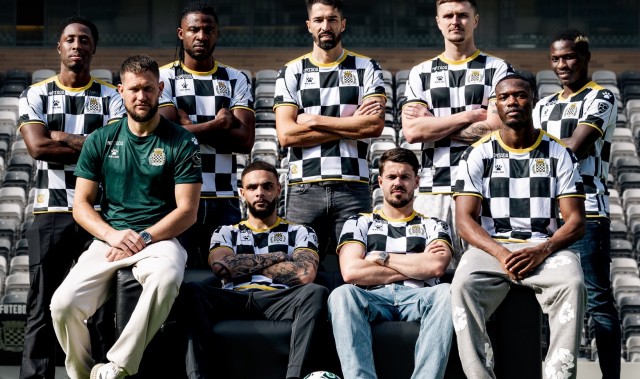 葡超博阿维斯塔一口气官宣9人加盟，库尔扎瓦、范金克尔在列