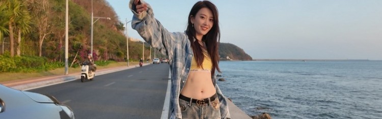 无畏契约主持唯嘉分享照片：我不想拥有海，我想要变成海