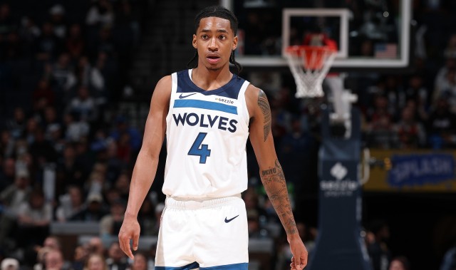 芬奇：迪林厄姆有速度优势 能冲击对方防守核心区域改变局面