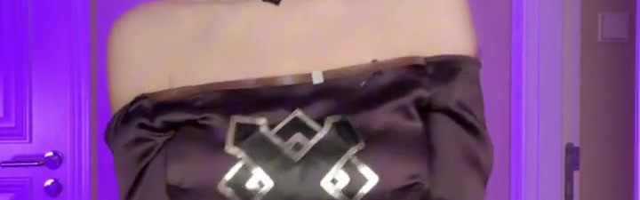 小伞妻子树奈奈晒热舞视频：前凸后翘不过千篇一律 妩媚眼神方是定男神珍