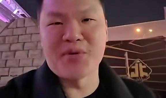 下班参加全明星的快乐！朱芳雨：三分还行吧？别老说我吃烧烤