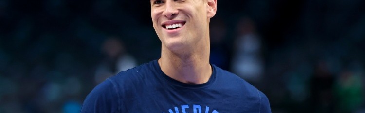 基德谈德怀特-鲍威尔：他非常职业 时刻做好了上场准备