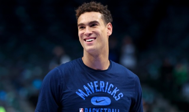 基德谈德怀特-鲍威尔：他非常职业 时刻做好了上场准备