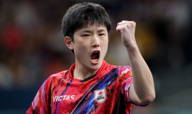 WTT球星挑战赛多哈站男单半决赛：张本智和3比0阿鲁纳，晋级决赛