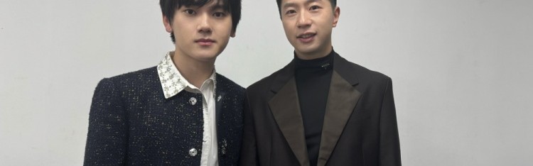 Jackeylove晒照：感谢微博之夜的邀请，见到了很多老朋友新朋友