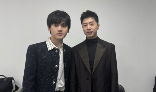 Jackeylove晒照：感谢微博之夜的邀请，见到了很多老朋友新朋友