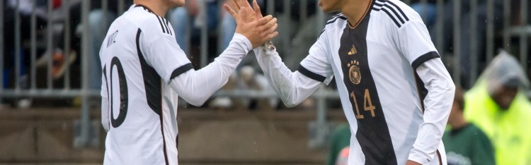 体图：拜仁以穆西亚拉为核心，维尔茨若加盟会因前者而发展受限