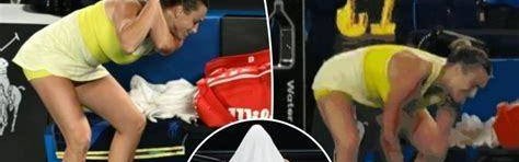 名宿抨击萨巴：输球后摔拍是坏形象，网友：郑钦文更差视而不见？