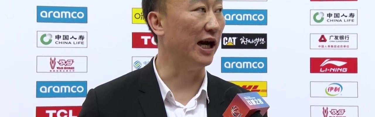 🤫仅回答1个问题！刘维伟：本场胜利靠大家防守 感谢所有运动员