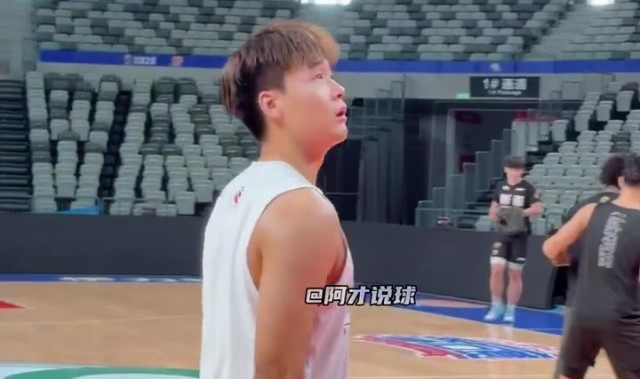 刘炜：今天晚上会给赵睿报名 具体打多久要看情况