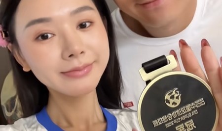 顶级视野🤭蒋圣龙赛后寻找看台上的妻子，徐皓阳上演"仙人指路"